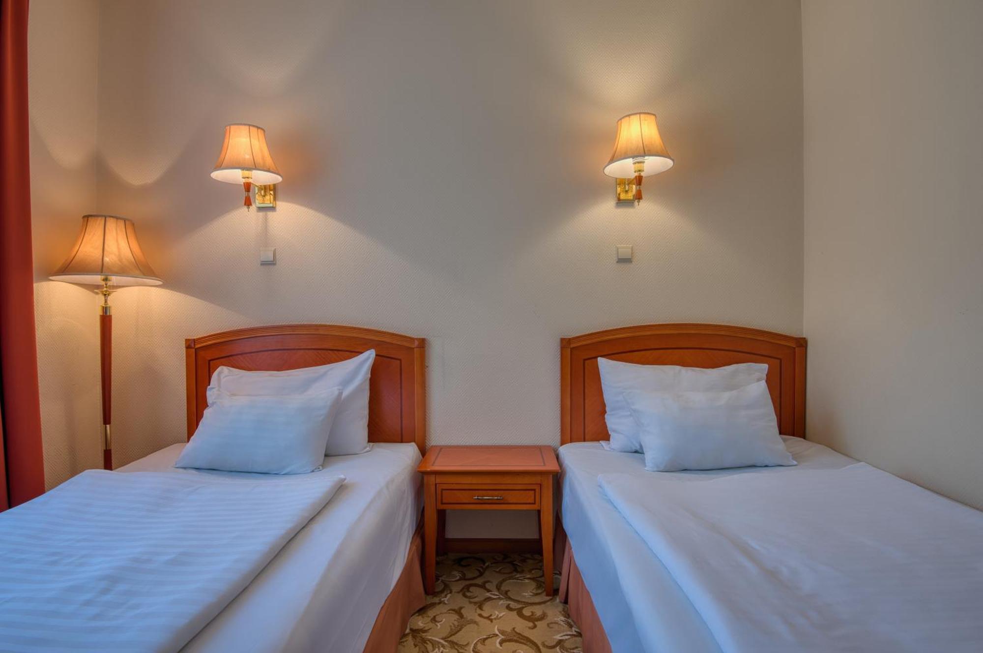 Hotel Bellevue Esztergom Habitación foto