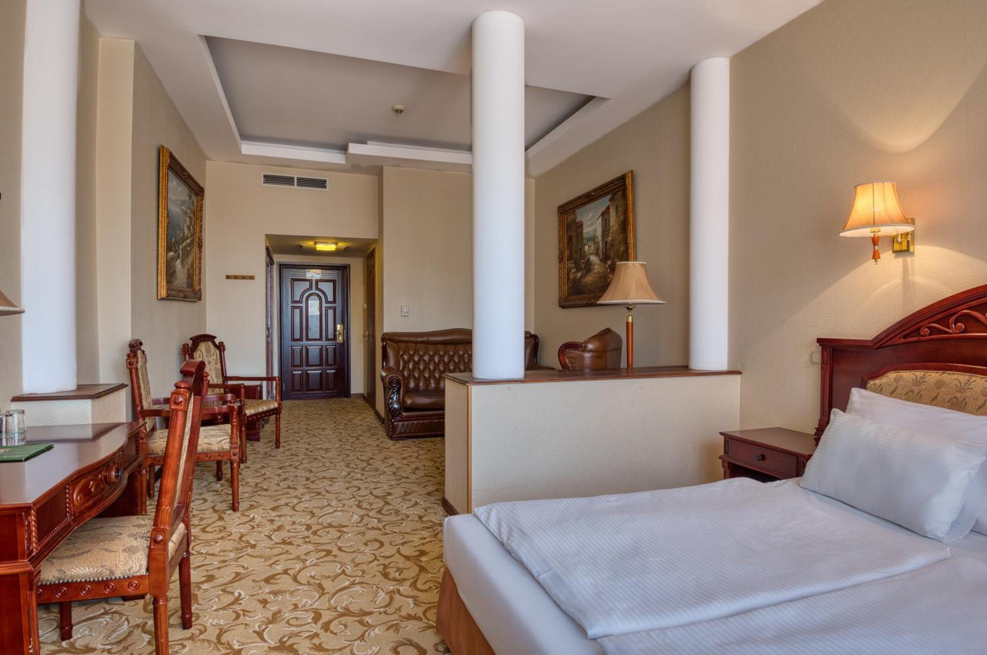 Hotel Bellevue Esztergom Habitación foto