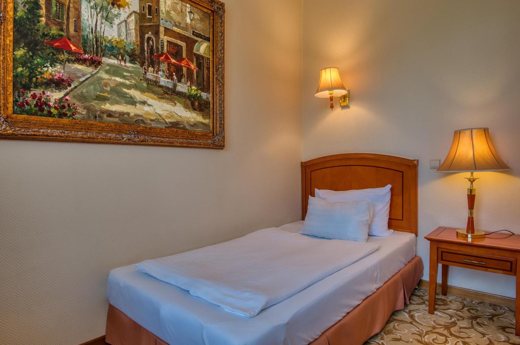 Hotel Bellevue Esztergom Habitación foto