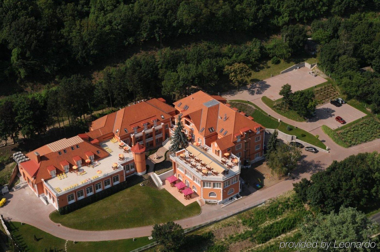 Hotel Bellevue Esztergom Exterior foto