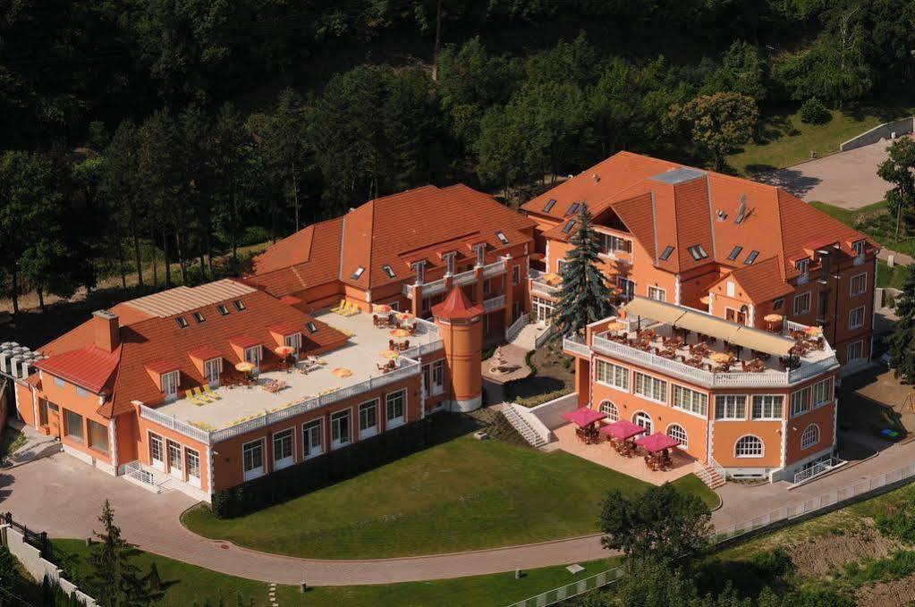 Hotel Bellevue Esztergom Exterior foto